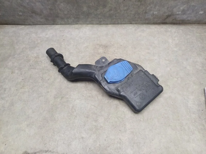 Горловина бачка омывателя Audi A4 2010 8T1955463B B8 1.8 CDHB
