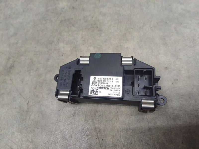 Резистор отопителя Audi A4 2010 8K0820521B B8 1.8 CDHB