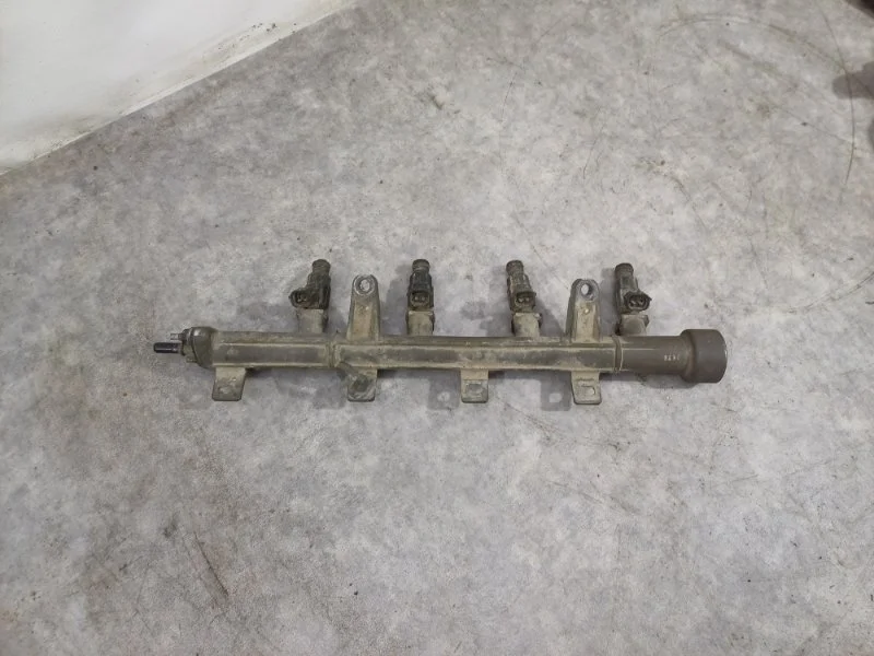 Топливная рейка (рампа) Hyundai Getz 2007 3531022600 1.4 G4EE