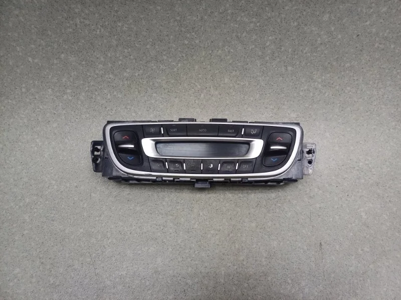 Блок управления отопителем(климат-контролем) Renault Fluence 2010 275100018R 1.6 K4MV838