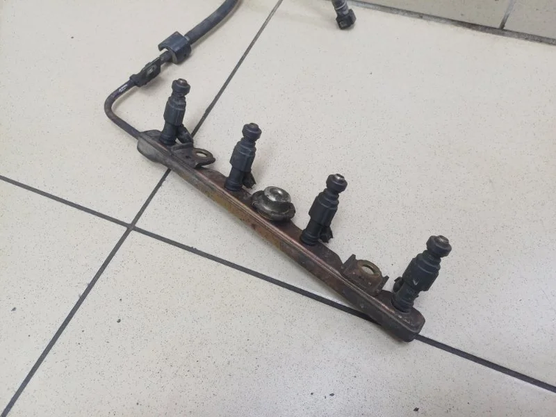 Топливная рейка (рампа) Toyota Corolla 2004 2380722030 СЕДАН 1.4 4ZZ-FE MT