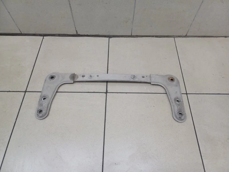 Балка под радиатор Renault Megane 2006 8200860101 2 (УНИВ) 1.5 ДИЗЕЛЬ MT K9K