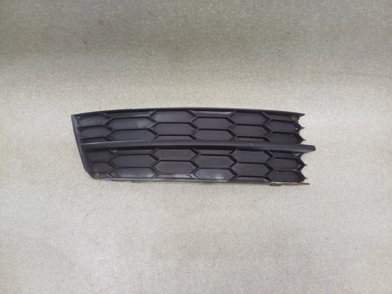 Решетка в бампер Skoda Rapid 2014 60U807368 1 1.2 CGP MT, правая