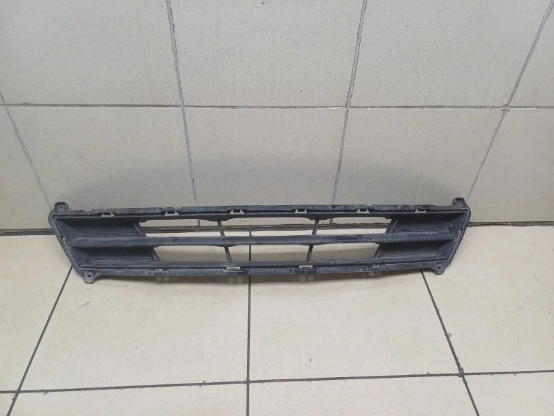 Решетка в бампер Hyundai Solaris 2016 865614L500 1.6 G4FC