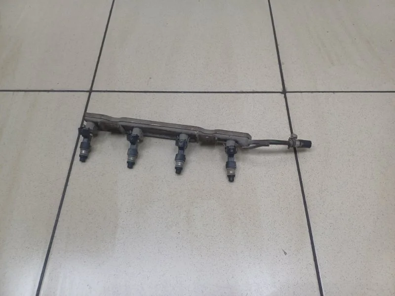 Топливная рейка (рампа) Nissan Almera Classic 2010 1752095F0C B10 1.6 QG16DE