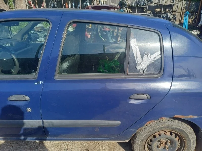 Дверь Renault Symbol 2003 7751472475 1.4 K7JA700, задняя левая