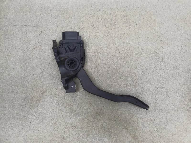 Педаль газа Volvo Xc60 2011 31329062 2.4 D5244T