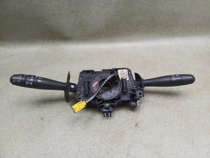 Переключатель поворотов Renault Logan 2010 255677797R 1.4 K7JA710