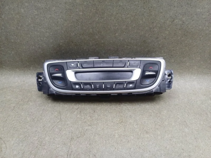 Блок управления отопителем Renault Fluence 2010 275100018R 1.6 K4MW839 AT