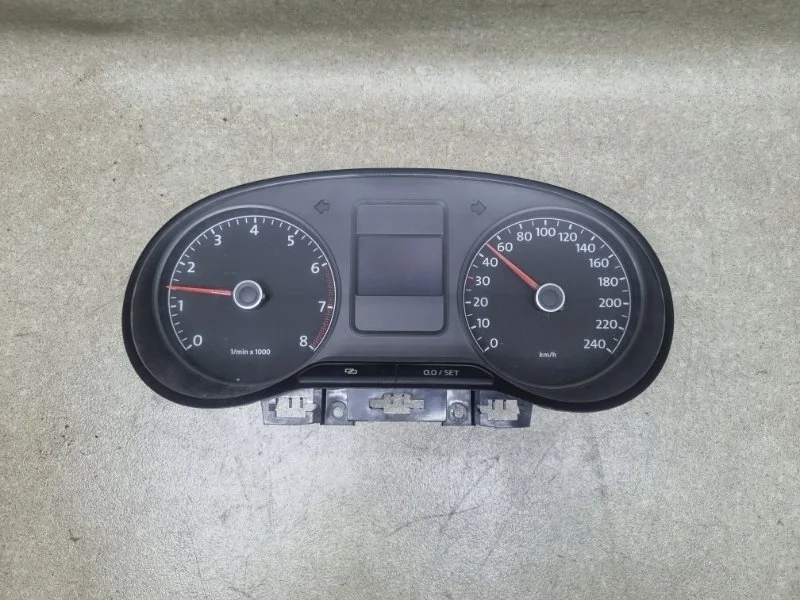 Щиток приборов Volkswagen Polo 2013 6RU920860D 1.6 CFNA MT