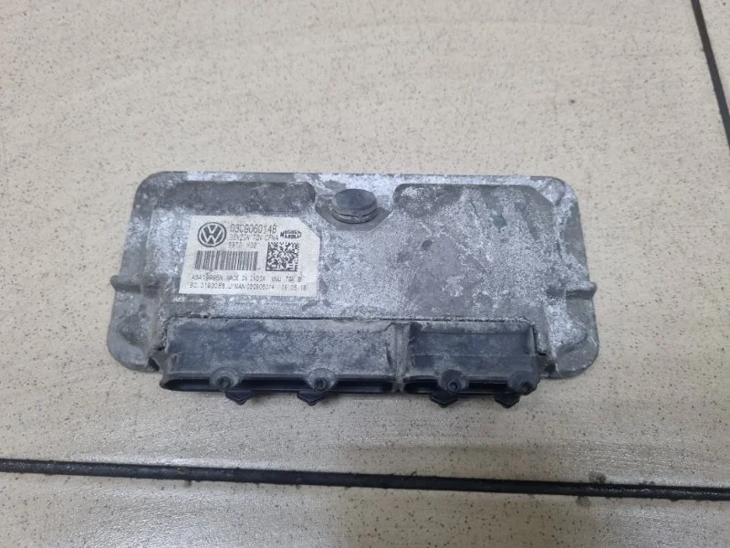 Блок управления двигателем Volkswagen Polo 2013 03C906014B 1.6 CFNA MT
