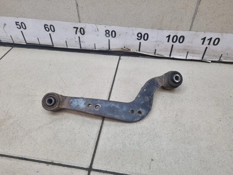Рычаг подвески верхний Toyota Rav4 2014 4877042040 A40 2.0 3ZR AT, задний правый