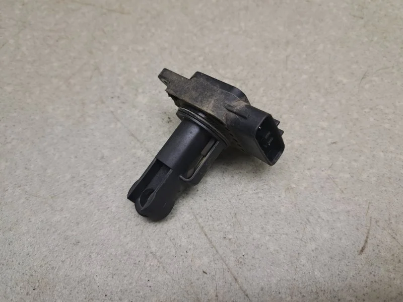 Расходомер воздуха Mazda 6 2010 ZL0113215 1.8 L8 MT
