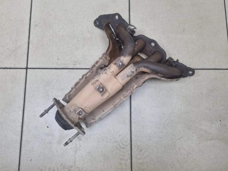 Коллектор выпускной Mazda 6 2010 L3M713450 1.8 L8 MT