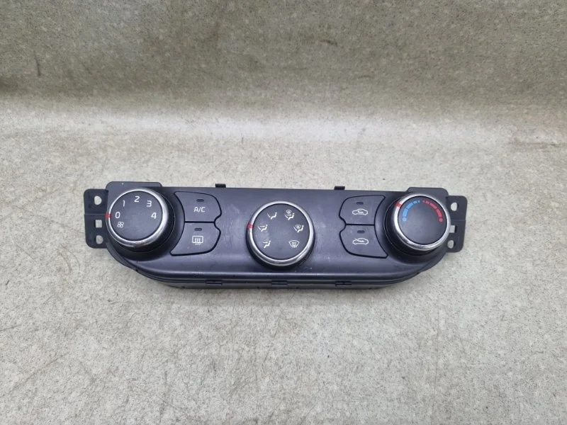 Блок управления отопителем Kia Ceed 2015 97250A2002WK 2 1.6 G4FG MT