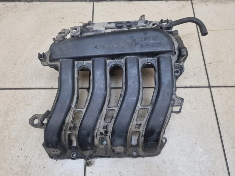 Коллектор впускной Renault Megane 2008 8200647713 2 СЕДАН 1.6 K4M812 MT