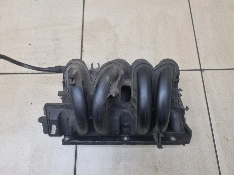 Коллектор впускной Renault Logan 2017 140035357R 2 1.6 K7MA812 (82)