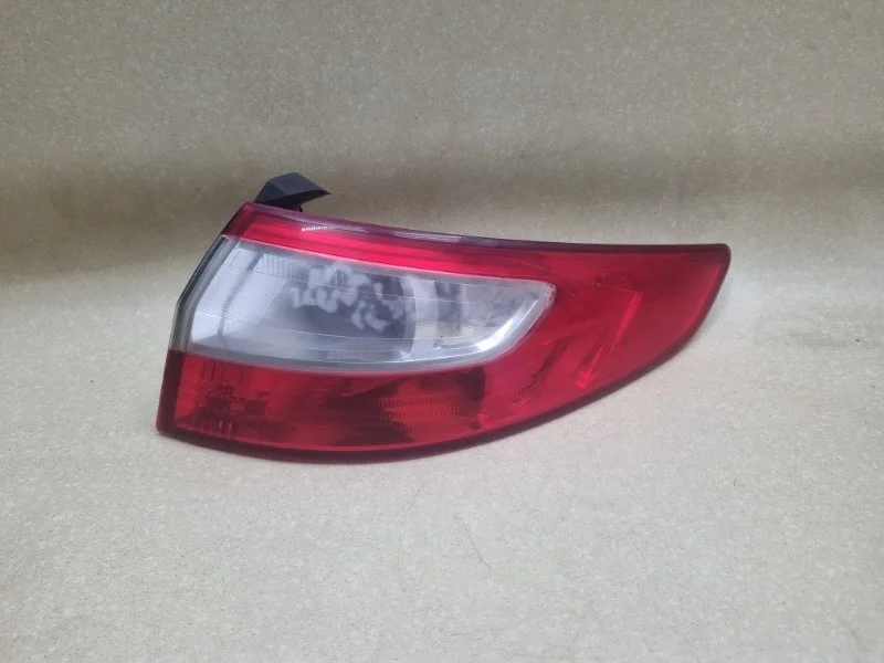 Фонарь Renault Fluence 2010 265502140R 1.6 K4MV838 MT, задний правый