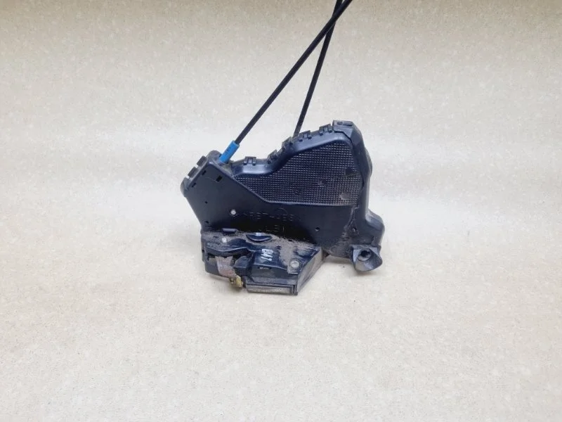 Замок двери Toyota Avensis 2007 6904002152 2.0 1AZ-FSE AT, передний левый