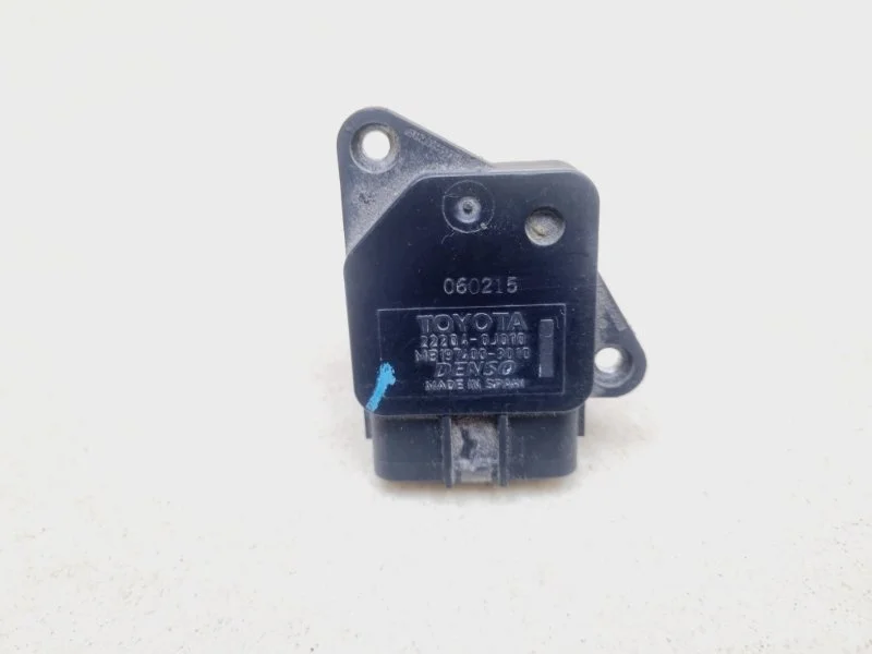 Расходомер воздуха Toyota Avensis 2007 222040J010 2.0 1AZ-FSE AT