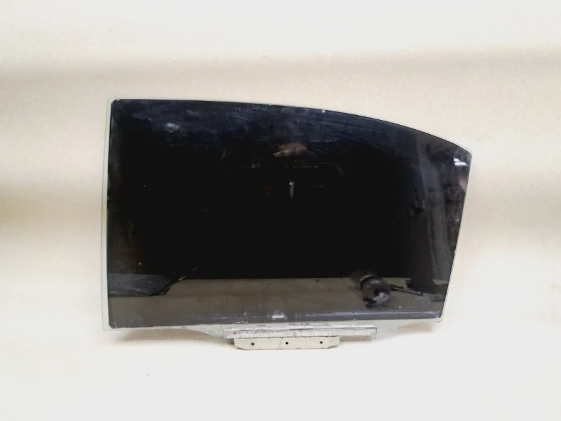 Стекло Toyota Avensis 2007 6810405100 2.0 1AZ-FSE AT, заднее левое