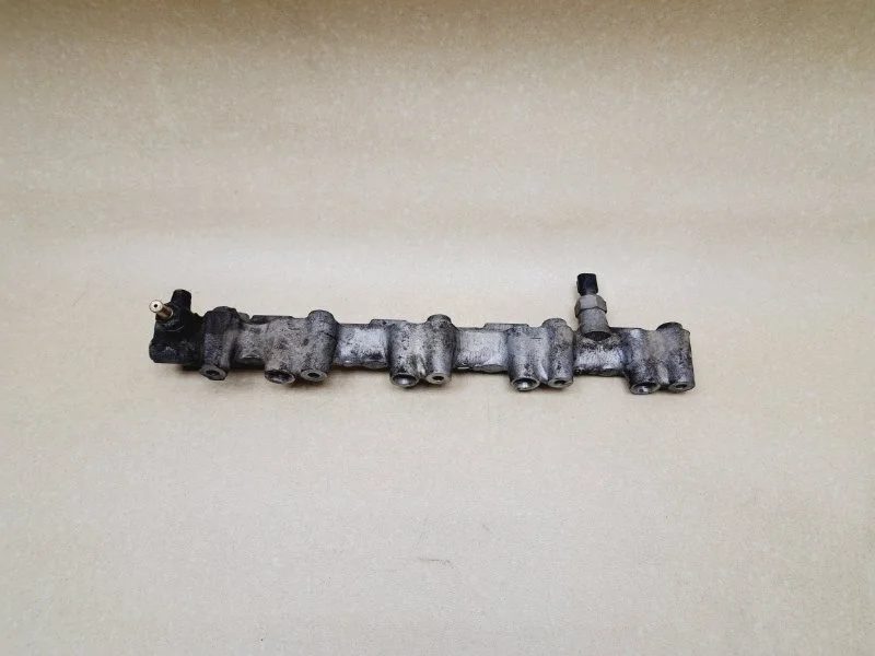 Топливная рейка (рампа) Toyota Avensis 2007 2380728024 2.0 1AZ-FSE AT