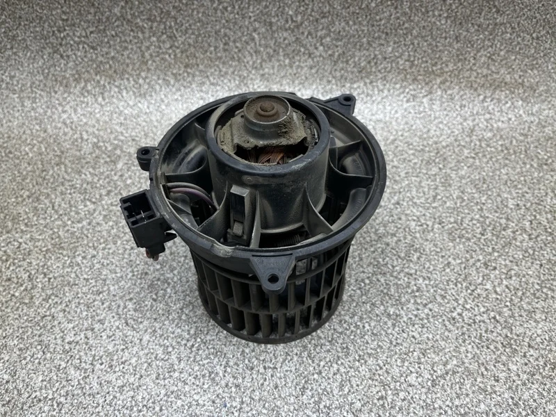 Моторчик печки Ford Fusion 2007 1252926 1.4 FXJA