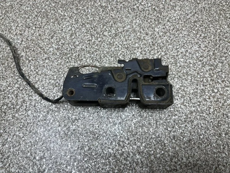 Замок капота Skoda Octavia 2012 1Z0823509E A5 1.4 BUD MT