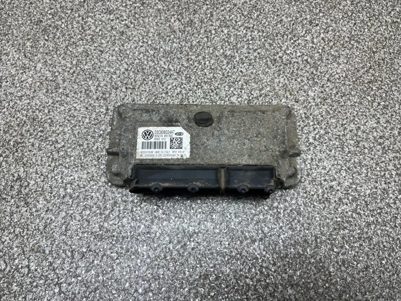 Блок управления двигателем Skoda Octavia 2012 03C906024AT A5 1.4 BUD MT