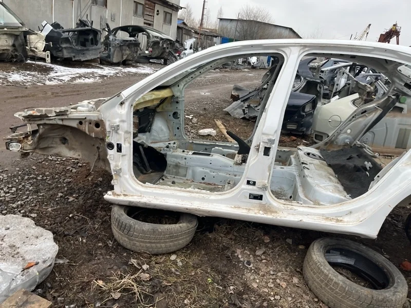 Порог со стойкой Skoda Octavia 2012 1Z5809605E A5 1.4 BUD MT, левый