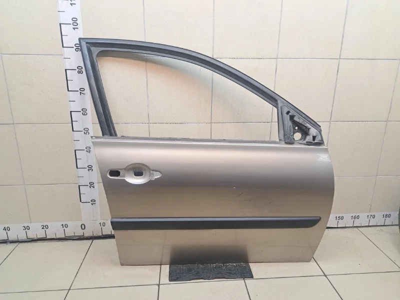 Дверь Renault Megane 2008 7751473729 2 1.6 K4MD812, передняя правая