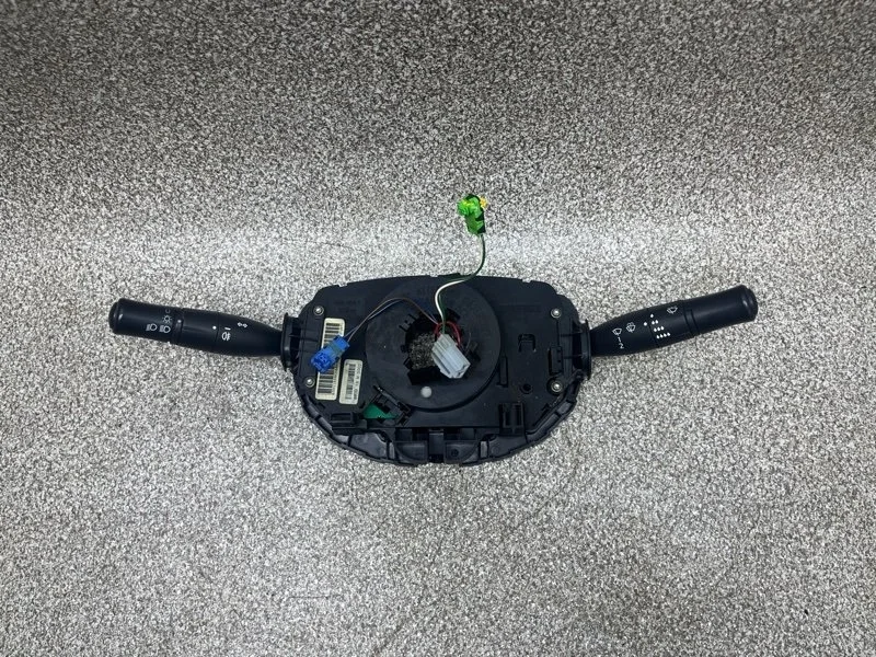 Блок подрулевых переключателей Renault Megane 2008 8200216465 2 1.6 K4MD812