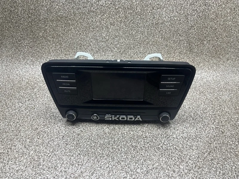 Магнитола Skoda Octavia 2015 5E0035867C A7 1.6 CWVA