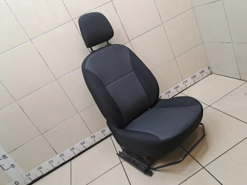 Сиденье Renault Sandero 2017 873118537R 2 1.6 K7M812, переднее правое