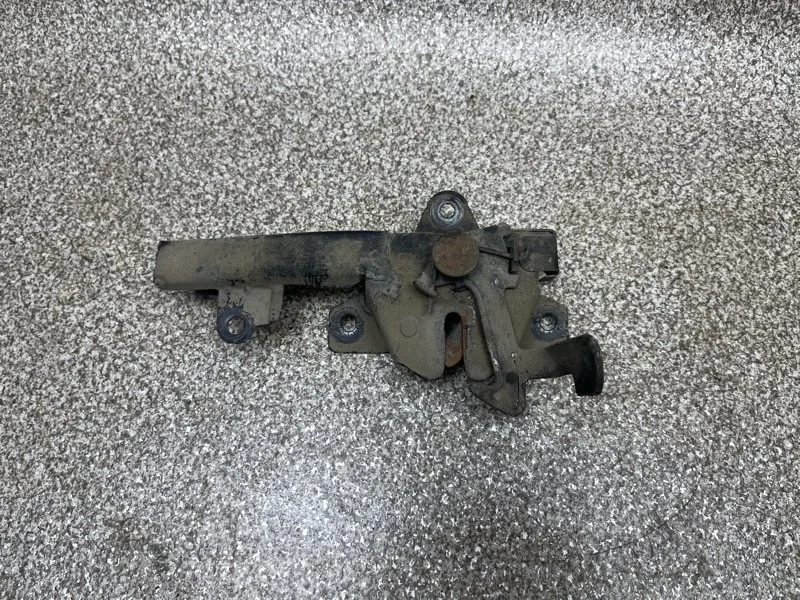 Замок капота Kia Cerato 2006 811302F000 1 1.6 G4ED