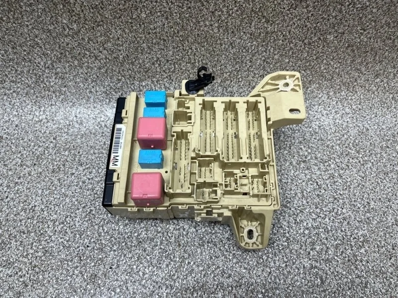 Блок предохранителей салонный Toyota Camry 2008 8273033721 XV40 2.4 (2AZFE) АТ