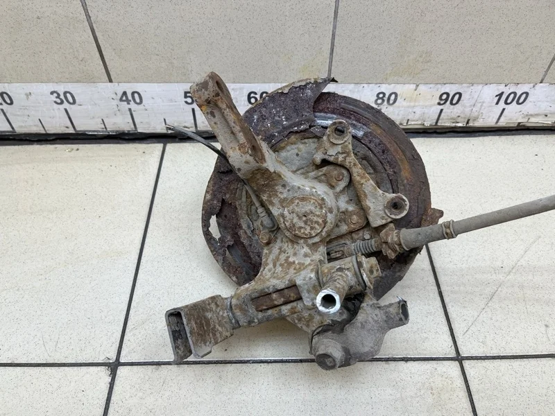 Кулак Hyundai Tucson 2008 527602E000 1 2.0 G4GC МТ, задний правый