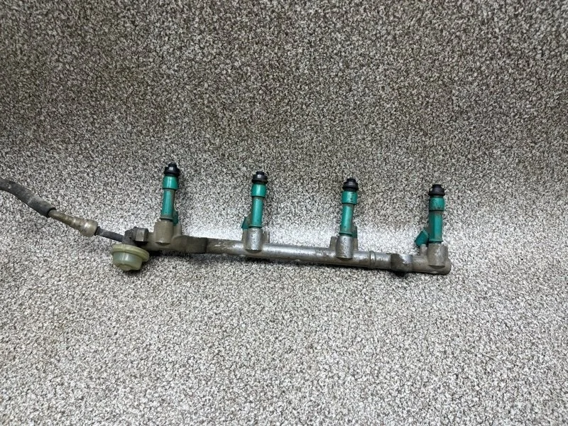 Топливная рейка (рампа) Toyota Camry 2008 2381428031 XV40 2.4 (2AZFE) АТ