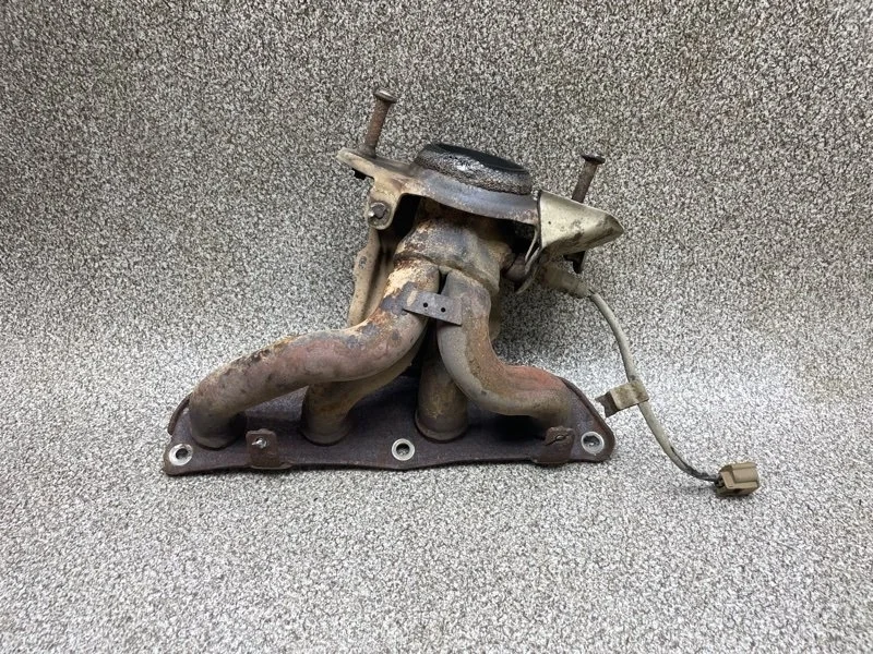 Выпускной коллектор Nissan Juke 2011 140021KT0A 1.6 HR16DE MT