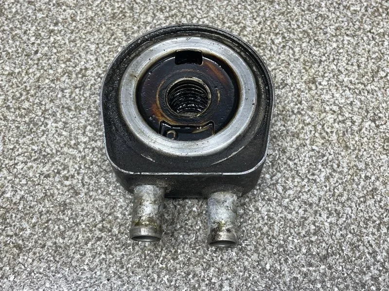 Теплообменник, радиатор масляный Renault Duster 2012 8200806731 2.0 F4R400 МТ