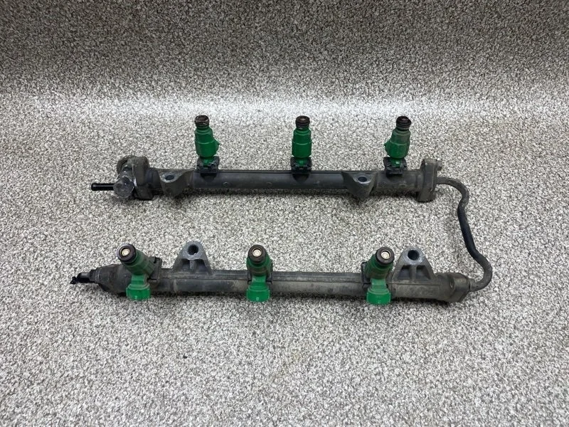 Топливная рейка (рампа) Hyundai Santa Fe 2008 3530437100 1 2.7 G6BA AT