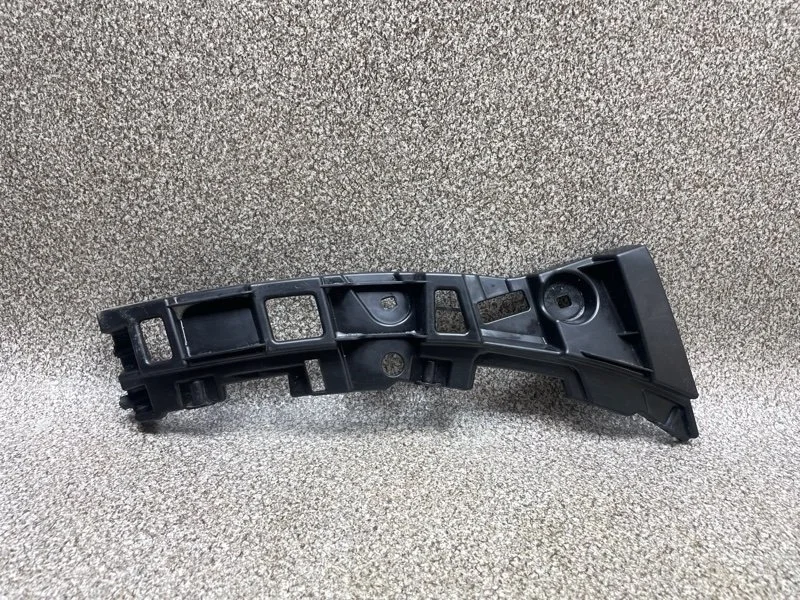 Кронштейн бампера Volkswagen Touareg 2019 760807394A 3 3.0, задний правый