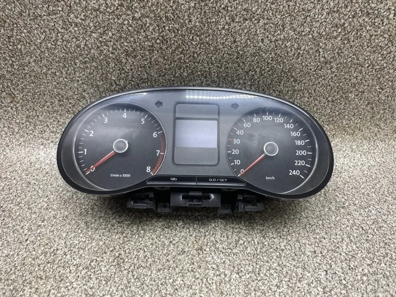 Щиток приборов Volkswagen Polo 2010 6RF920860 5 1.6 CFNA MT