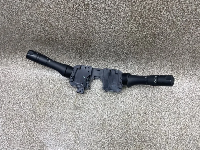 Блок подрулевых переключателей Renault Megane 2010 255670030R 3 1.6 K4M838 MT