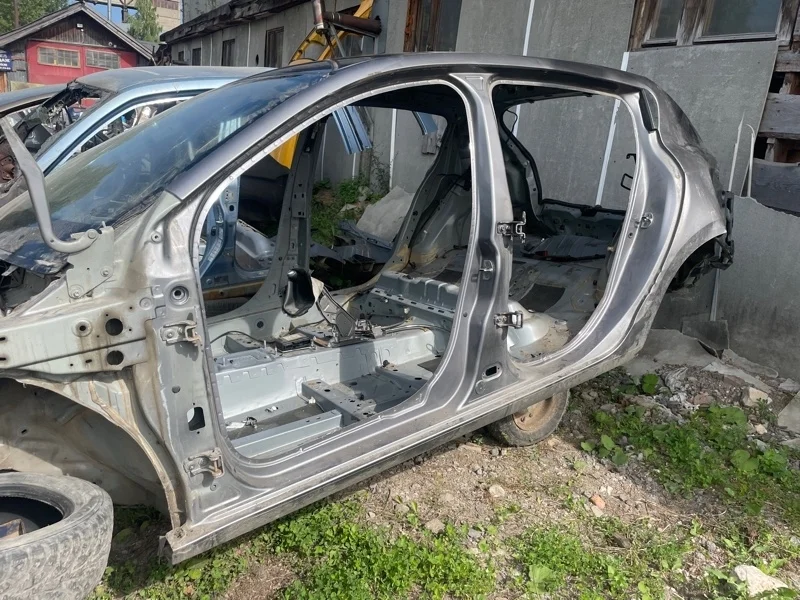 Порог со стойкой Renault Megane 2010 764614016R 3 1.6 K4M838 MT, левый