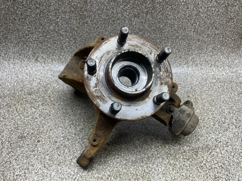 Кулак поворотный Ford Focus 2008 1420861 1.8 QQDB MT, передний правый