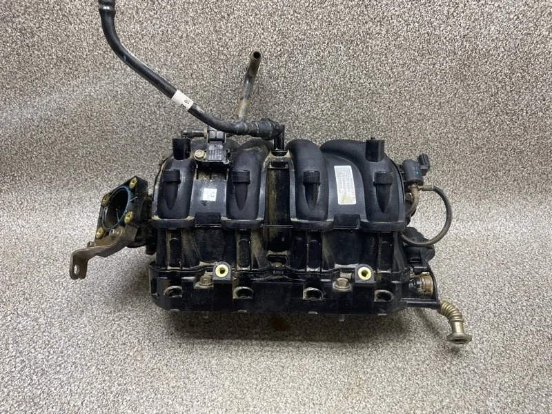 Коллектор впускной Chevrolet Cobalt 2013 25186951 1.5 B15D2 MT