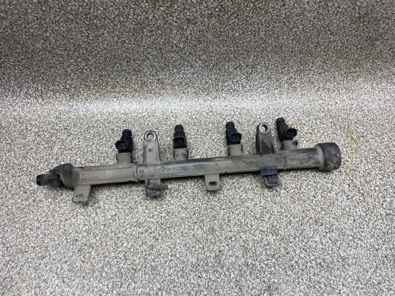 Топливная рейка (рампа) Hyundai Getz 2007 3530426610 1.4 G4EE MT