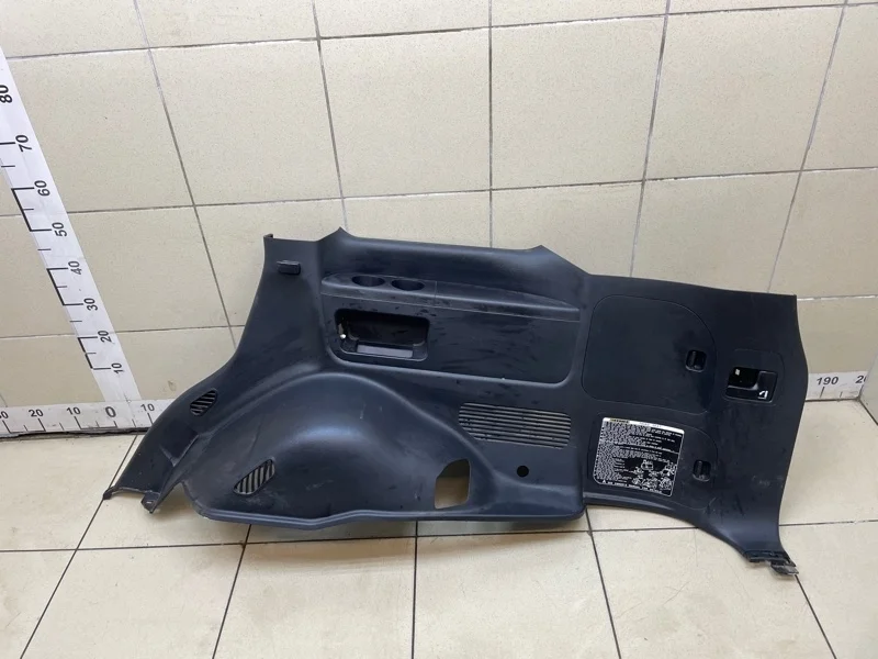 Обшивка багажника Toyota Land Cruiser 2008 6251060B80C0 J200 1VDF 4.5 AT, задняя правая