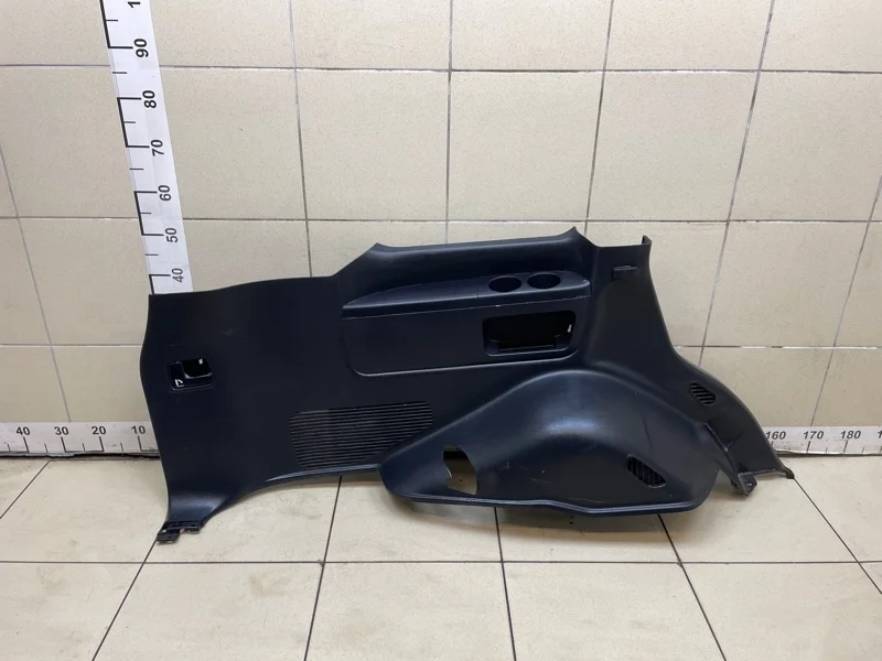 Обшивка багажника Toyota Land Cruiser 2008 6252060A10C0 J200 1VDF 4.5 AT, задняя левая
